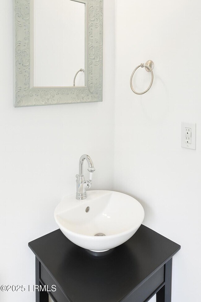 Building Photo - 23 Market