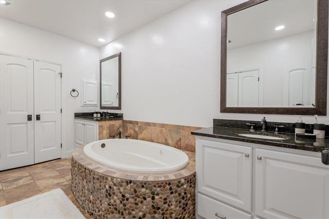 Building Photo - 1653 Scenic Dr