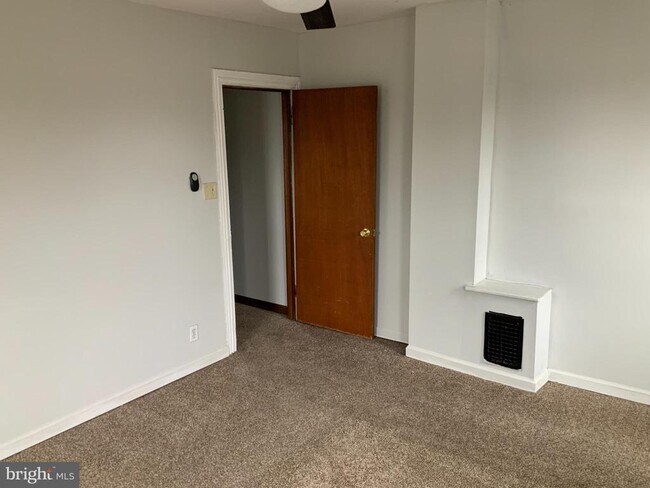 Building Photo - 334 Blue Bell Rd