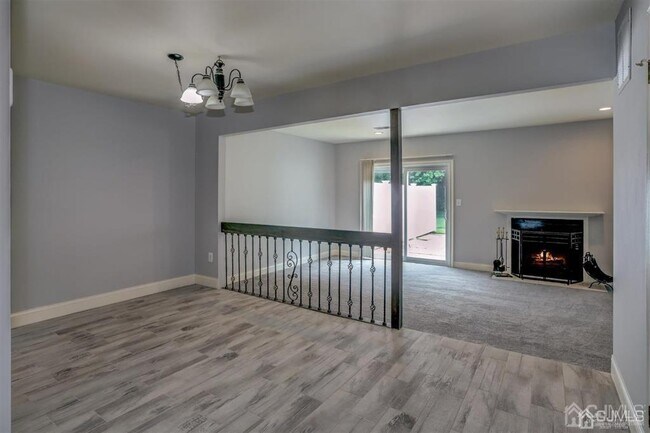 Building Photo - 40 Staghorn Dr