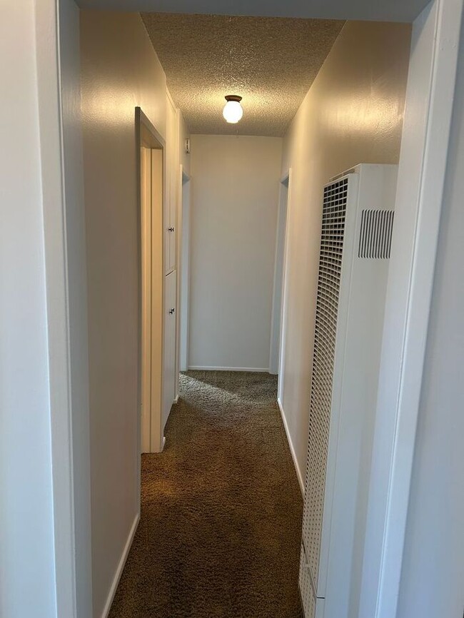 Building Photo - GREAT 3BD HOUSE WITH INCREDIBLE OUTDOOR SP...