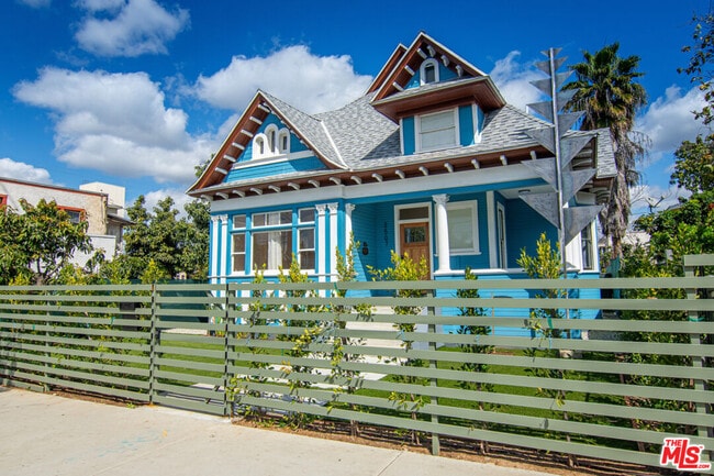 Building Photo - 2507 1st St
