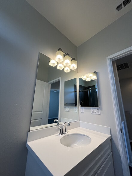 Building Photo - 12432 Constellation St