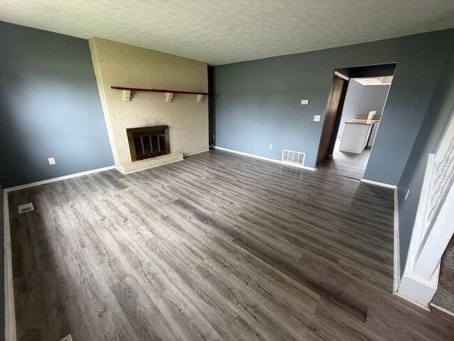 Building Photo - 2 Bedroom, 1.5 Bath Condo in Centerville School District!