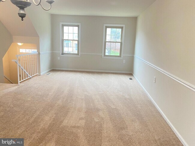 Building Photo - 12116 Stallion Ct