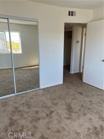 Building Photo - 454 E Ave Q3