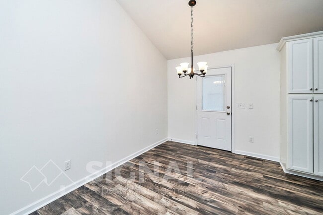 Building Photo - 924 Rich Rd