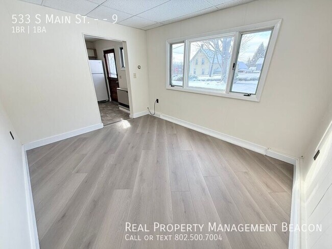 Building Photo - 533 S Main St