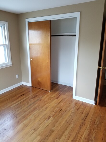 Large Bedroom - 104 Kenosha St