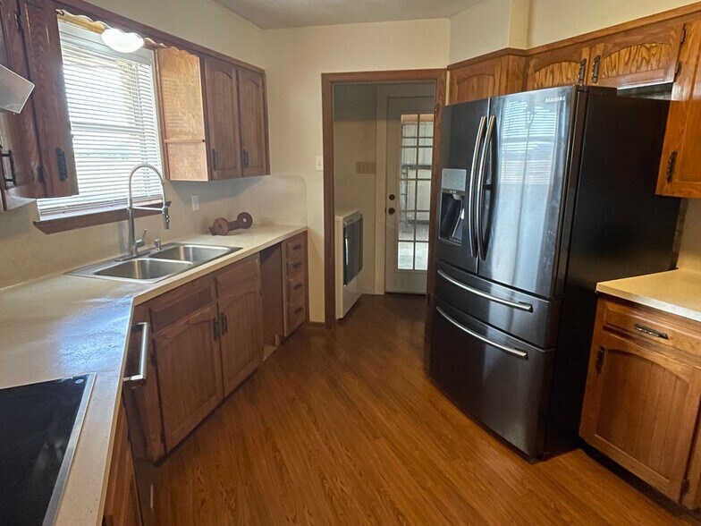 Building Photo - 552 Lawson Ln