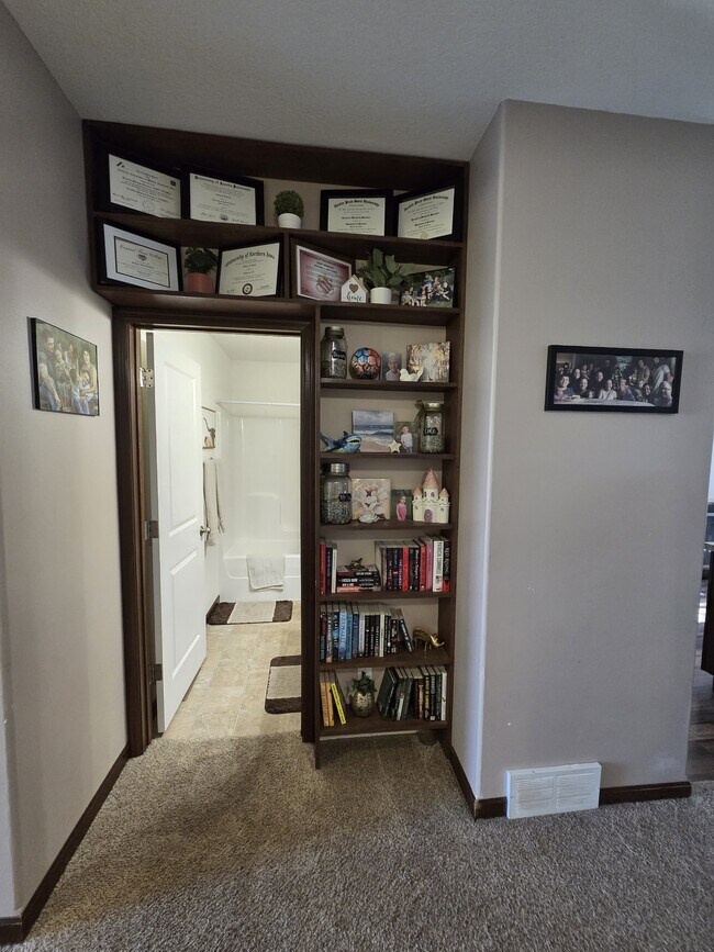 Building Photo - 4121 Mockingbird Ln