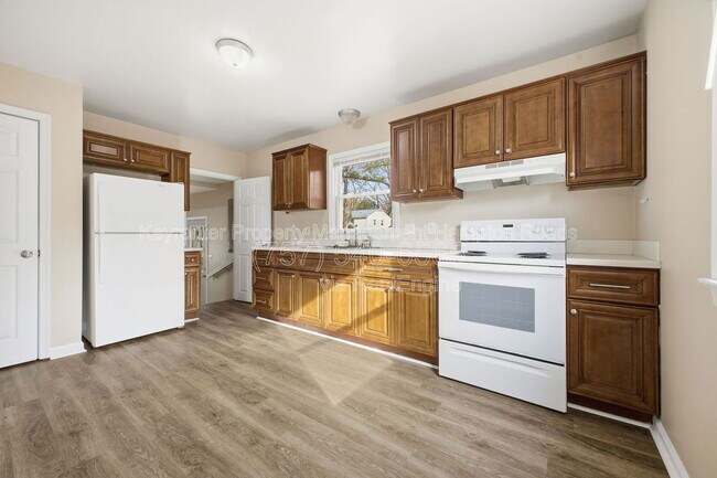 Building Photo - 211 Madrid Dr