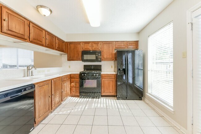 Building Photo - 23219 Timberbrook Dr