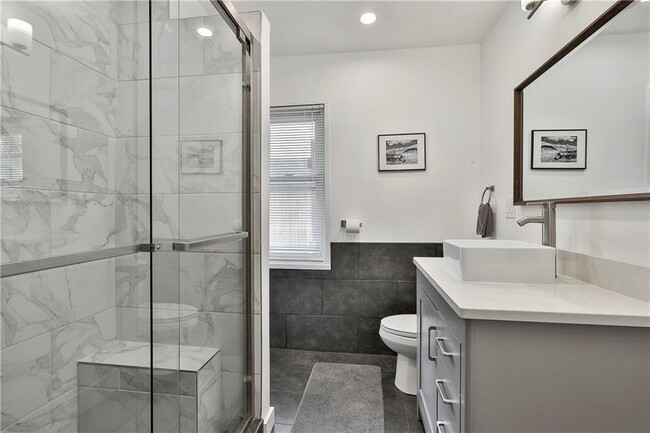 Building Photo - 2037 Lively Ridge Rd NE