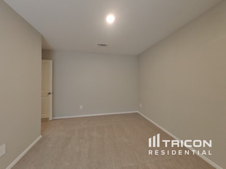 Building Photo - 17146 Quaking Aspen Ln