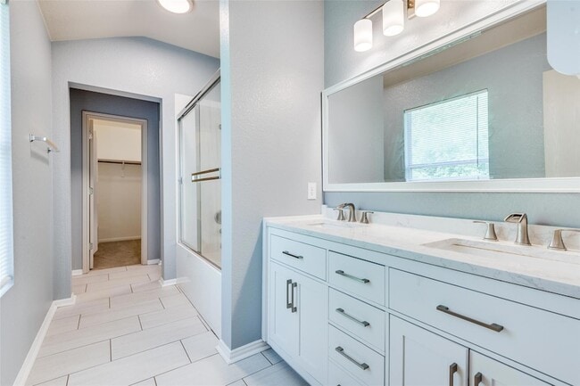 Building Photo - 9614 Magna Carta Loop