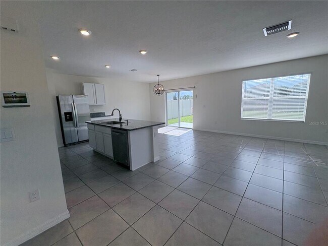 Building Photo - 33952 Jasper Stone Dr