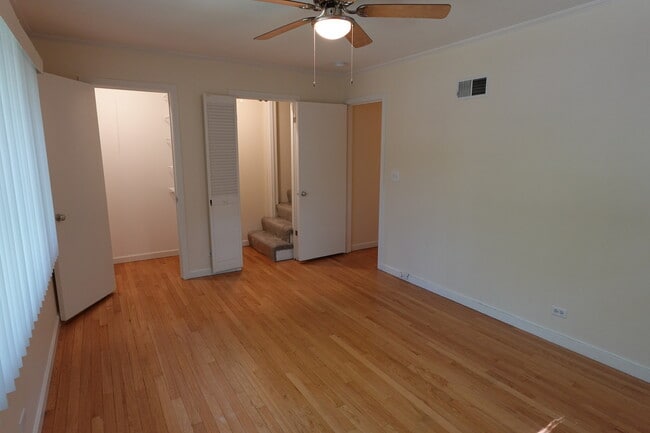 Building Photo - 419 Greenleaf Ave