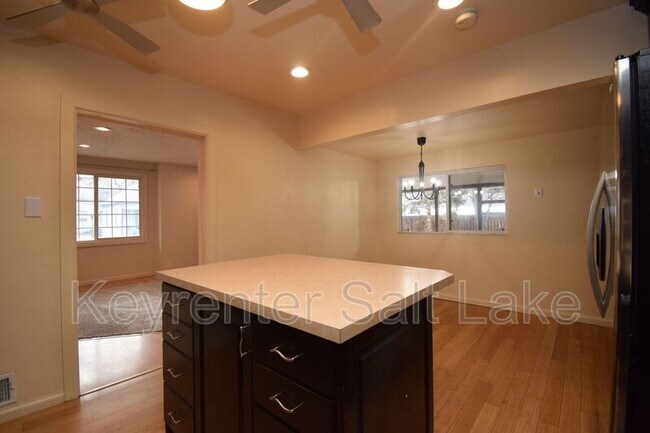 Building Photo - 616 Beynon Ct