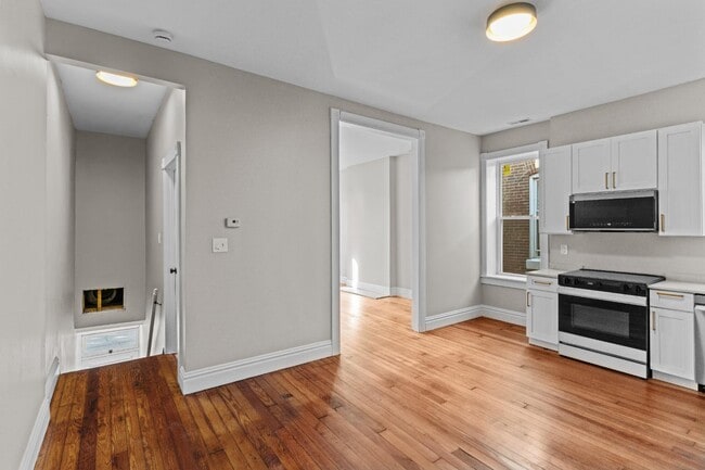 Building Photo - 3518 Iowa Ave