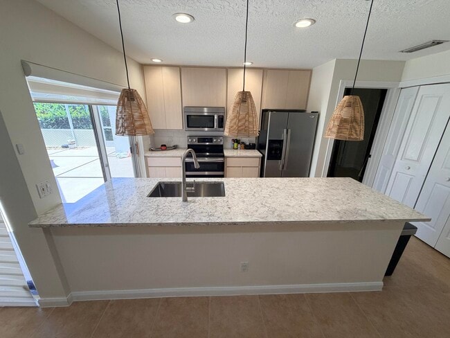 Building Photo - 3504 Lakemont Ct