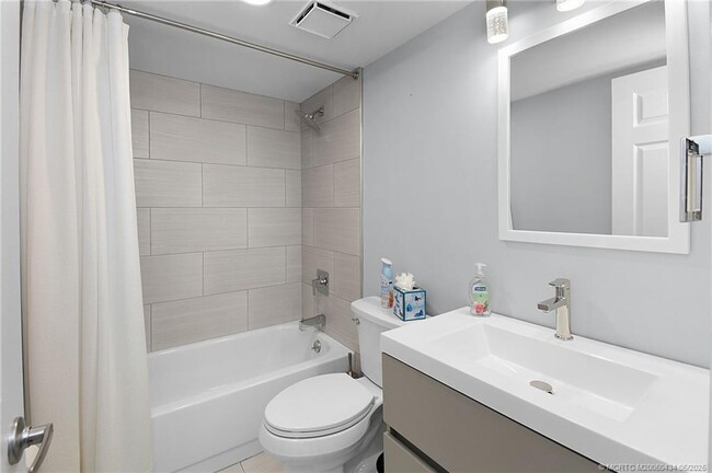 Building Photo - 10044 S Ocean Dr