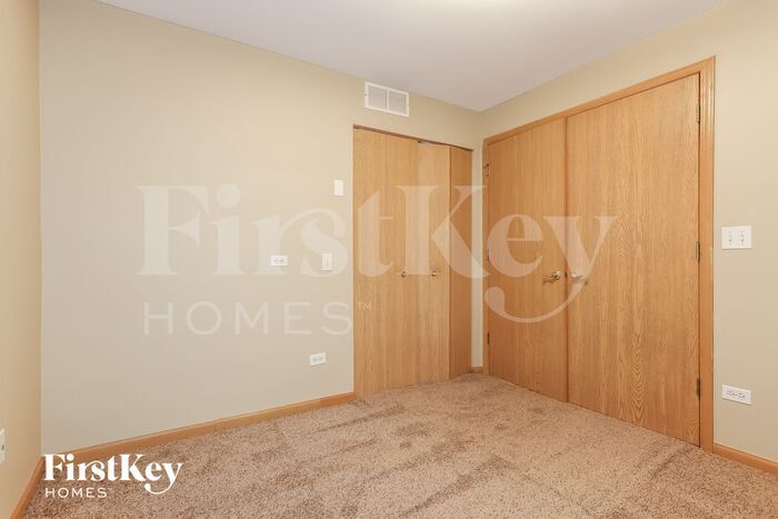 Building Photo - 3610 Forestview Dr