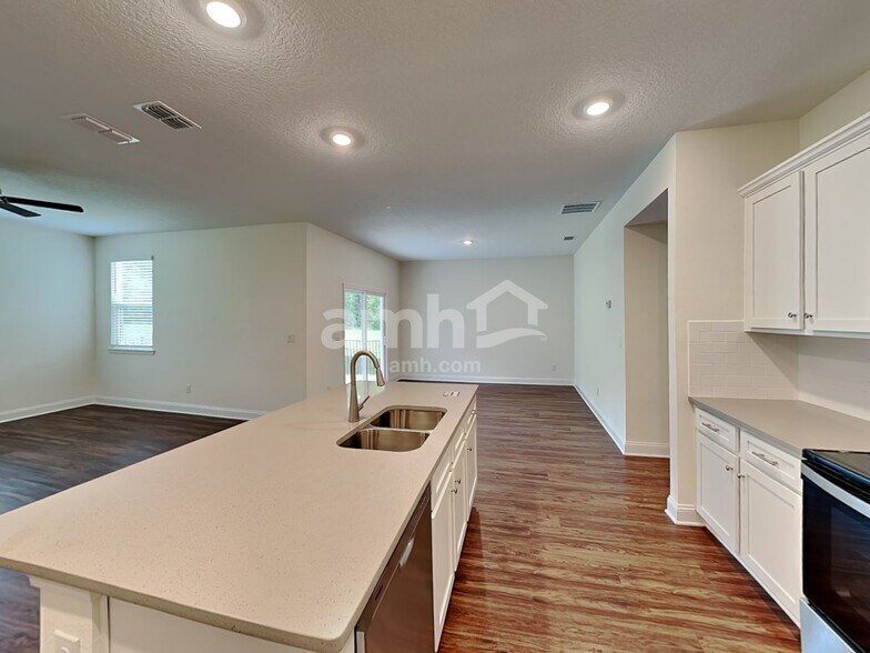 Building Photo - 12704 Percy Creek Dr