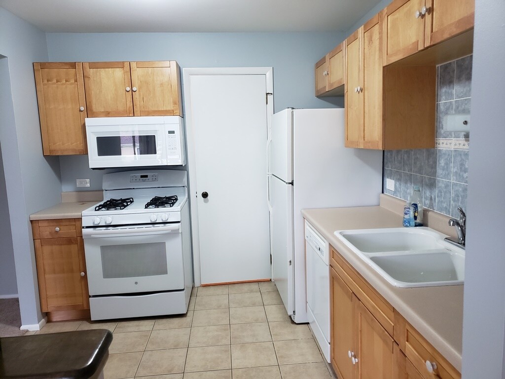 Building Photo - 1103 Wildberry Ct