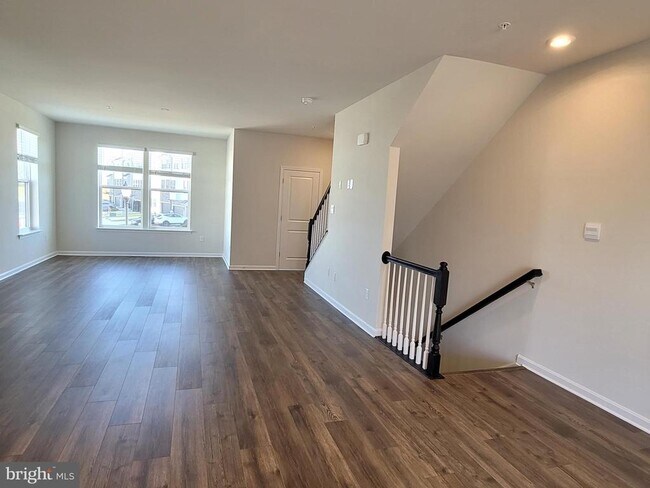 Building Photo - 762 Union St