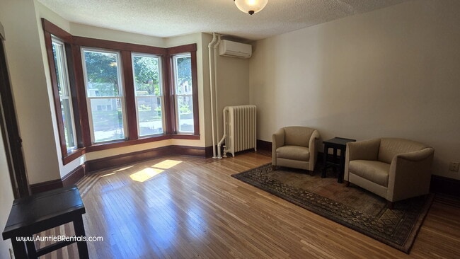 Building Photo - Beautiful Home built in 1883 — Historic Ch...