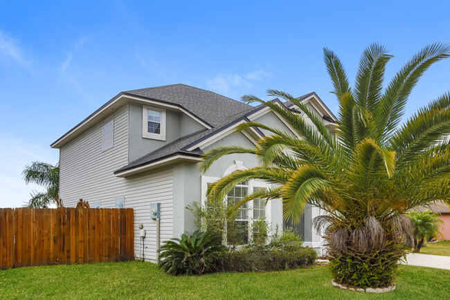 Building Photo - Large 3 Bedroom Jacksonville Home