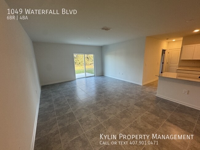 Building Photo - 1049 Waterfall Blvd