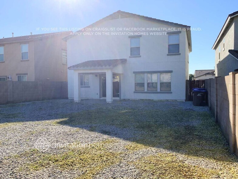 Building Photo - 894 E Daniella Dr