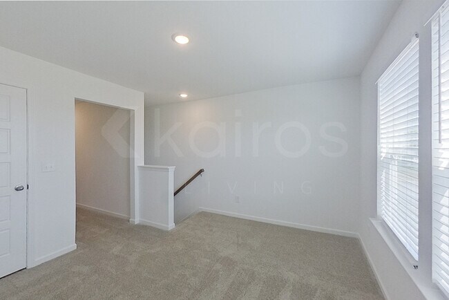 Building Photo - 101 Silver Maple Ln