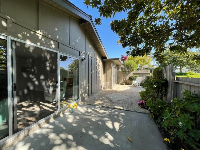 Building Photo - Rio Del Mar Condo - 2bed/2bath + den