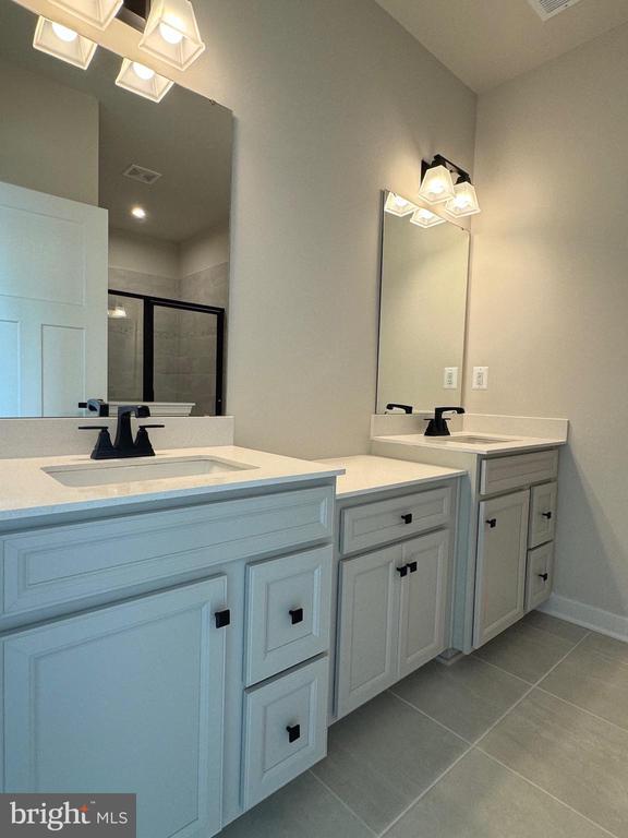 Building Photo - 4532 Briarhaven Dr