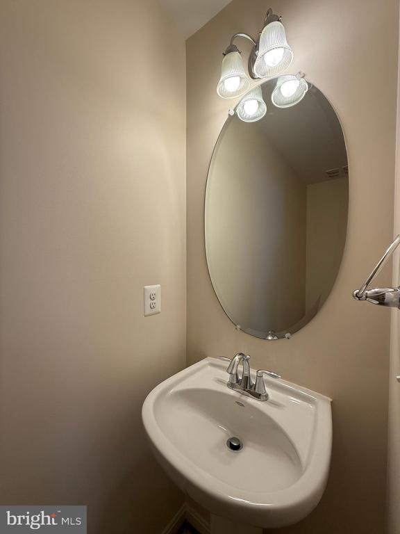 Building Photo - 2340 Silver Fox Way