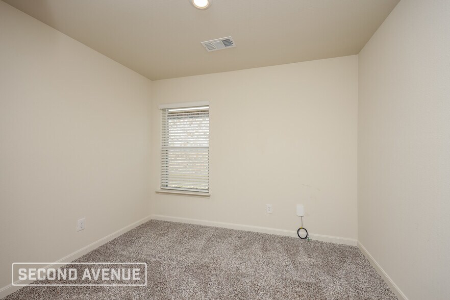 Building Photo - 334 Condie Russell Ave