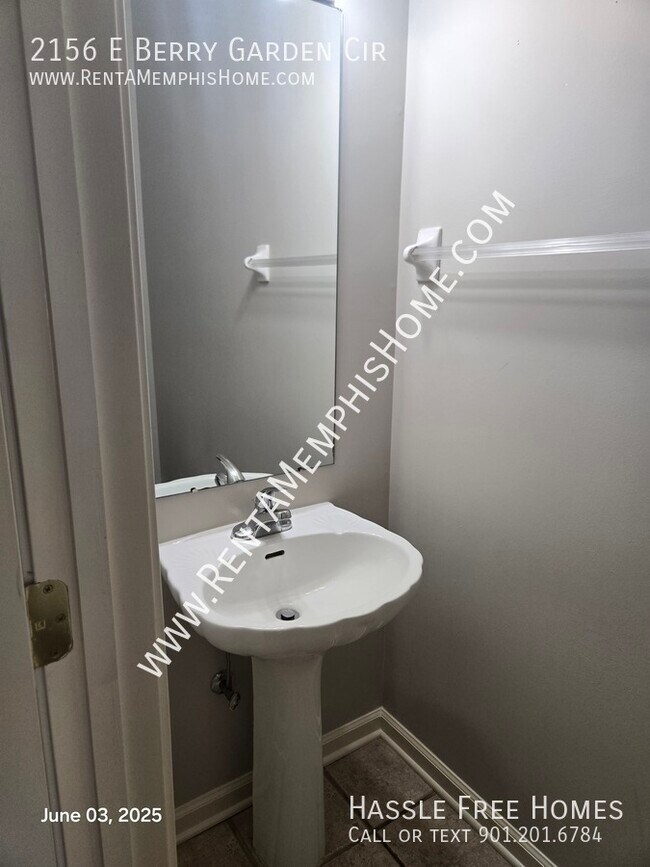 Building Photo - 2156 Berry Garden Cir W