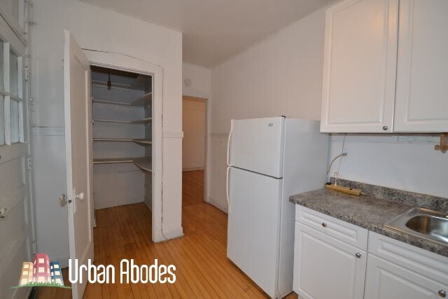 Building Photo - 1917 W Winnemac Ave