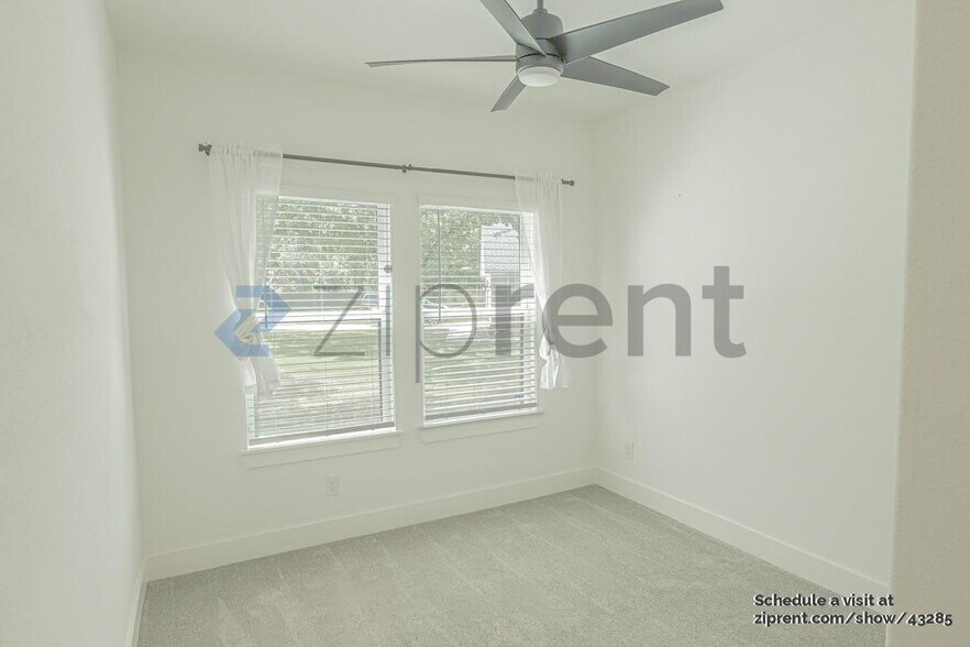 Building Photo - 9705 Lancelot Cir