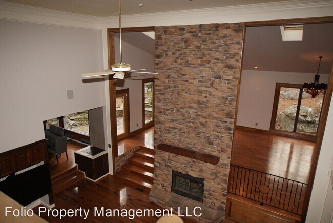 Building Photo - 4 br, 4 bath House - 10016 Bluff Drive
