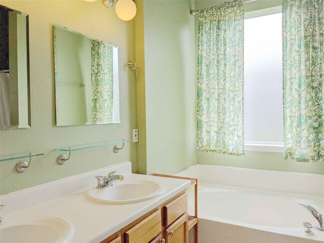Building Photo - 2606 Sandal Walk