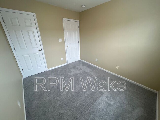 Building Photo - 8307 Glenwood Springs Ct