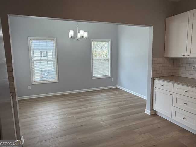 Building Photo - 113 Clarin Way