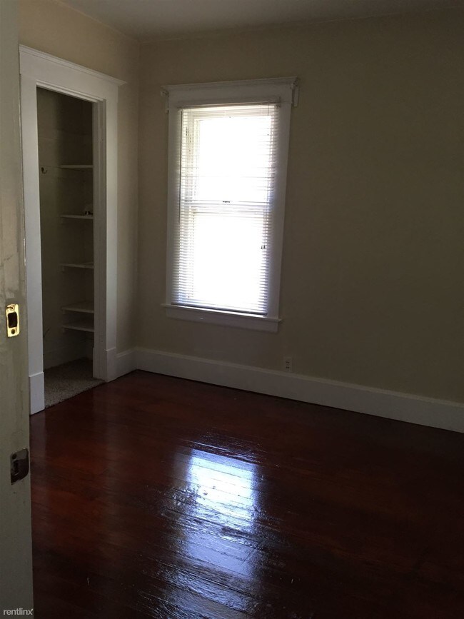 Building Photo - 4 br, 2 bath House - 1139 W Lovell St
