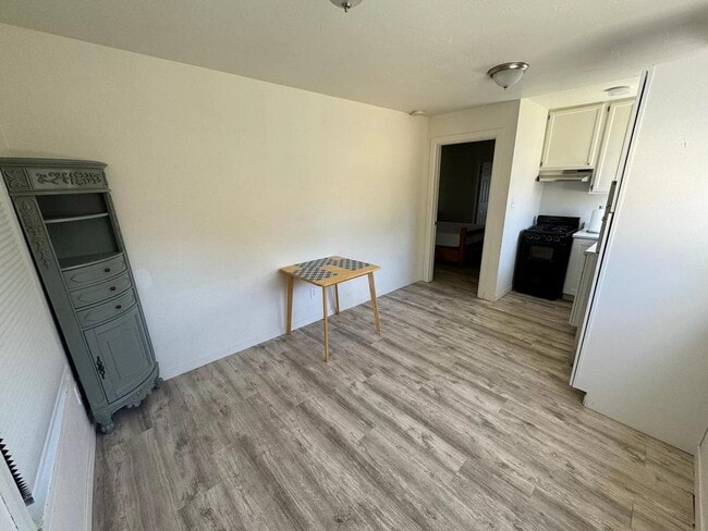 Building Photo - 1749 Santa Barbara Ave