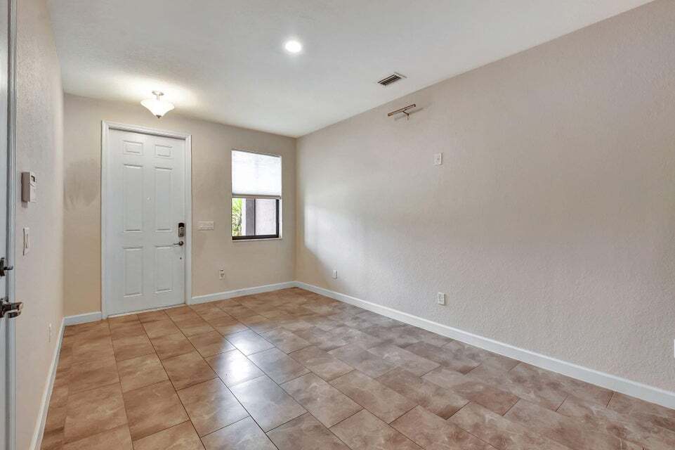 Building Photo - 12994 Anthorne Ln