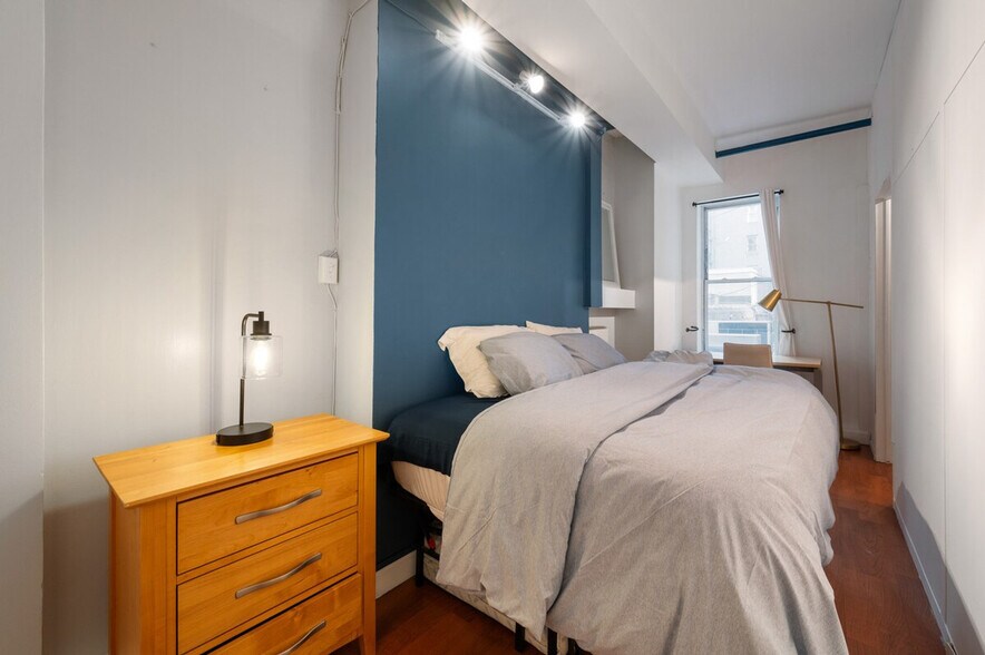 Building Photo - 474 9th Ave